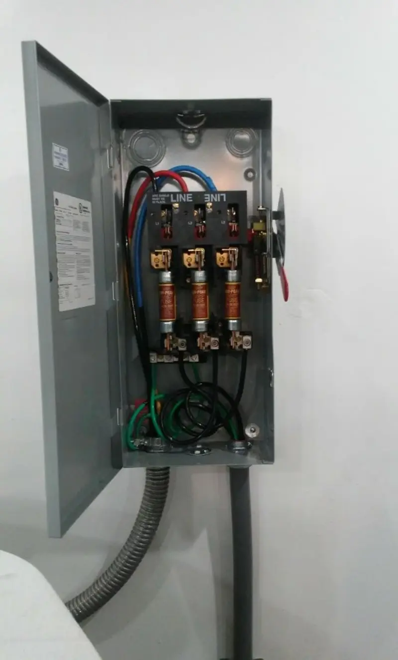 Three-phase disconnect switch installed for Smoke Detector Installation in Clifton